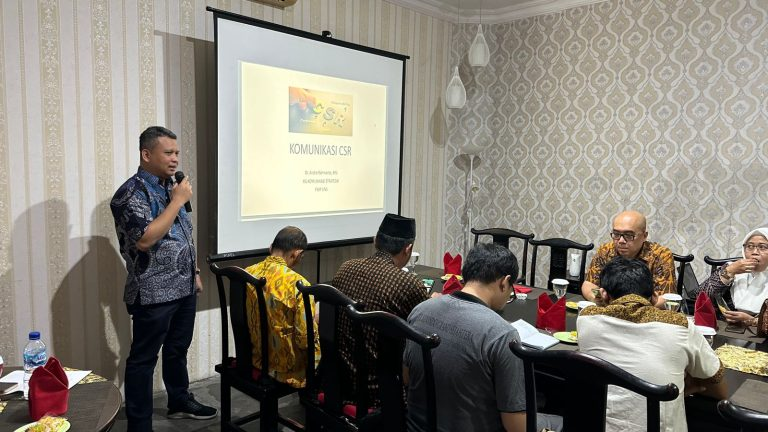 FisipUNS's tweet photo. Riset Grup FISIP UNS Mengkampanyekan Urgensi Implementasi CSR kepada Perusahaan Tekstil di Jawa Tengah melalui Pelatihan CSR

Selengkapnya di https://t.co/pu8YrPJHSj

#FISIP 
#FISIPUNS 
#UNS 
#UniversitasSebelasMaret
#LeadingTheFutureSociety https://t.co/1BGQimCLtz