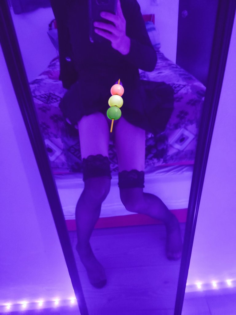 Mianime009's tweet photo. Te gustaría ver qué es lo que escondo entre mis piernas? 😳🤭💜
#femboy #trapito #sissy https://t.co/LQ9OoRNJe7