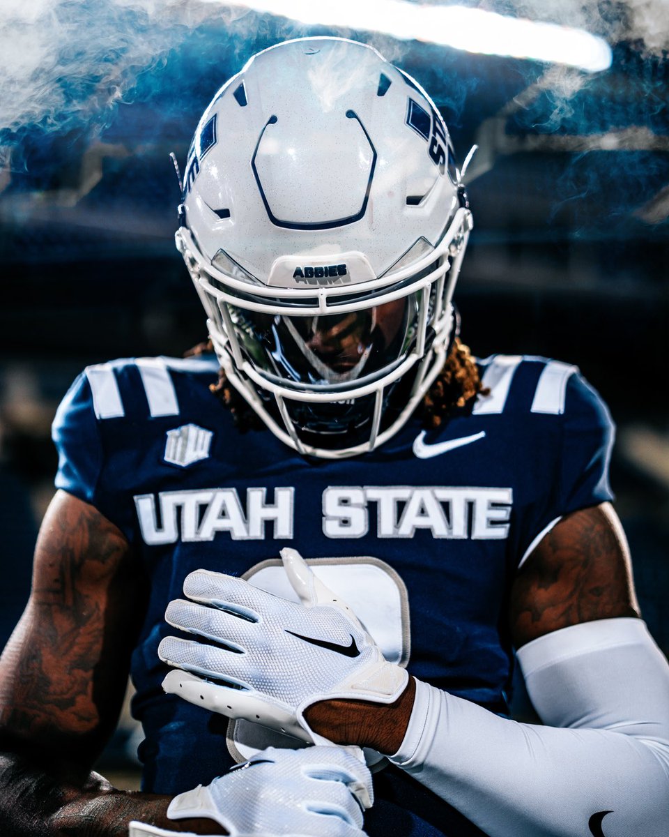USUFootball's tweet photo. 𝙉𝙤 𝙋𝙡𝙖𝙘𝙚 𝙇𝙞𝙠𝙚 𝙃𝙤𝙢𝙚 🤘💙

#AggiesAllTheWay | @UNISWAG https://t.co/HcIwZhzbAc