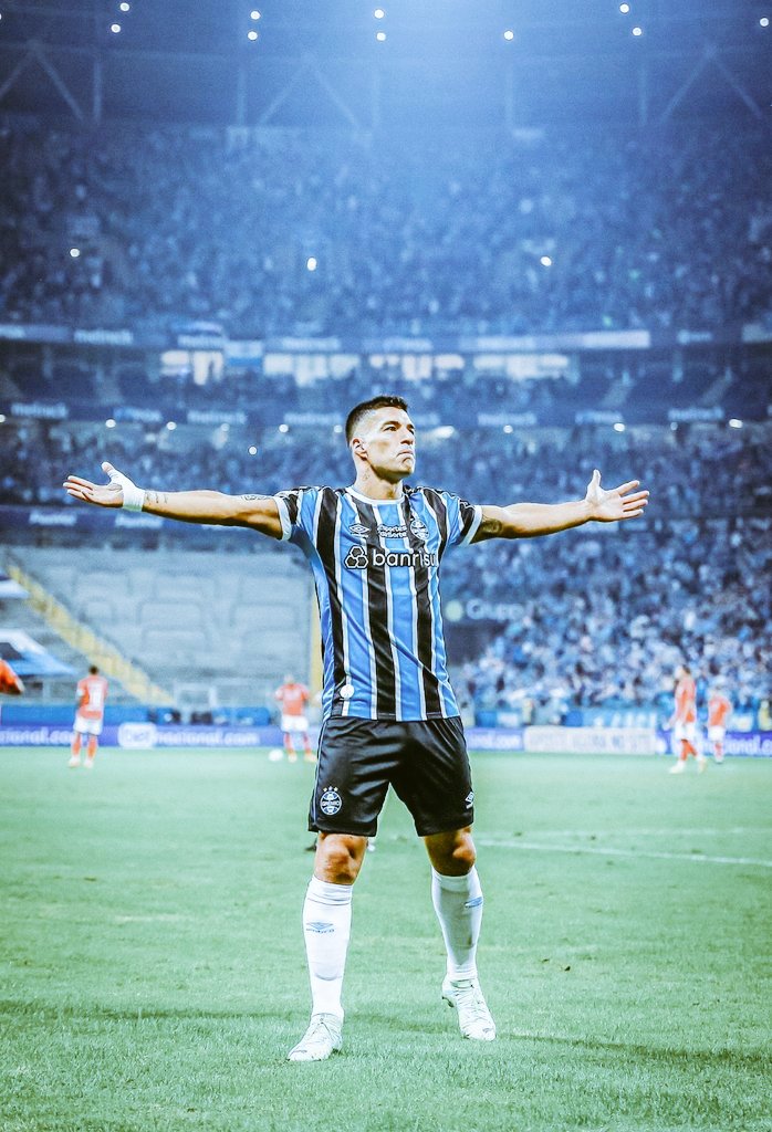 ReidoSul1's tweet photo. Tô emocionado...

Vou contar para sempre...

Eu vi @LuisSuarez9 com a camisa do Grêmio.

Obrigado meu Deus! https://t.co/SrayssCjnx