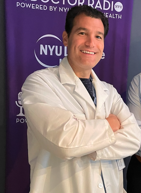 NYUDocs's tweet image. Vascular Surgery is coming up at 6amET. @VascularDr
talks #LimFlow w/ @scarolinavasc @VUMChealth, #obesitymedicine w/@DrHLofton @nyulangone &amp;amp; #fibroids w/@DrElsieKoh @AMEndovascular 877-698-3627 siriusxm.us/DoctorRadio