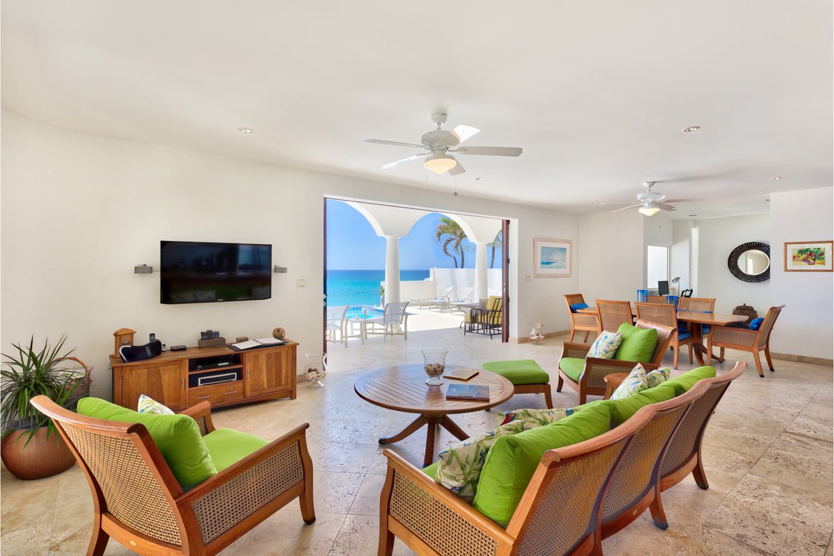 SXMSIR's tweet photo. Escape to paradise and treat yourself to a luxurious stay at Etoile de Mer in Shore Pointe, St. Maarten. This 4 bedroom villa promises an unforgettable experience with stunning sea views to indulge in! #StMaarten #EtoileDeMer #Luxury #Sxm https://t.co/sRaCCwrp67 https://t.co/ppPcAMOcvk