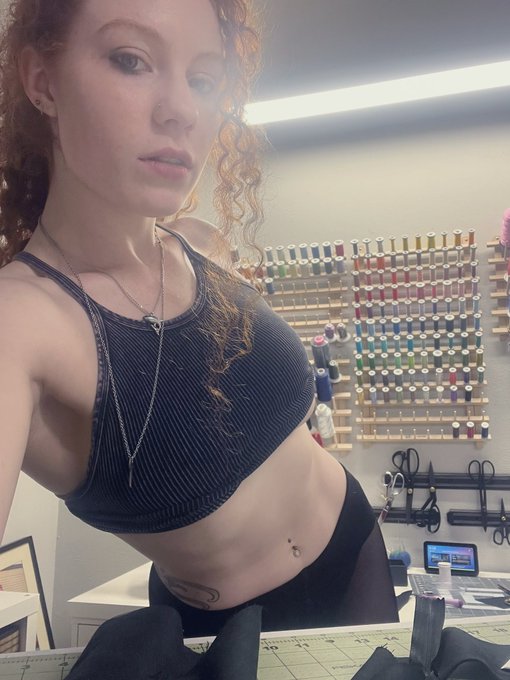 rt if you want to do stuff in the craft room with me 😮&zwj;💨👀 https://t.co/MDaIqB2zRc<a href="/tag/fetishball2023"class="tags"><span>#fetishball2023</span></a>