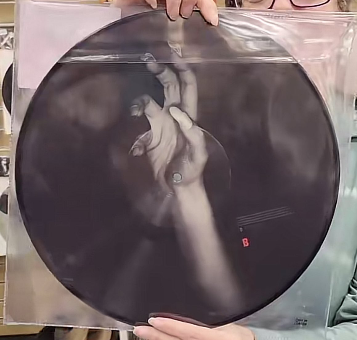 GagaXCollection's tweet photo. First look at the 12" Bloody Mary Picture Disc.

Pre-order: https://t.co/RRpYhLwerS https://t.co/BbLeW02I1m