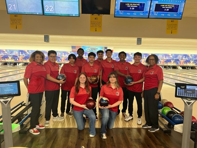 CSHSBowling's tweet image. Bowling season has officially started! Our Panther bowlers had their 1st game and 1st win over CyParks today! Way to go! 🎳🎉 @ARTeducator7