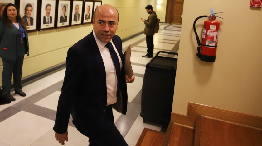Caso Convenios: Contralor Jorge Bermúdez expuso en Comisión Investigadora y en 15 regiones se detectaron irregularidades

👉 bit.ly/3QFtHpE