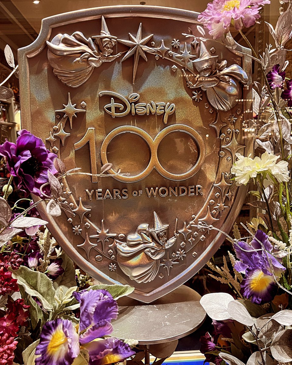 BrianVibberts's tweet photo. Any DISNEY fans here?!??
😂😎🙋🏼♂️
Working with Disney is always fun 😎🎛️🎼💫, especially when the film is released and it is shared with the world.
#disney #disney100 #100yearsofdisney https://t.co/HpoU87hwEH