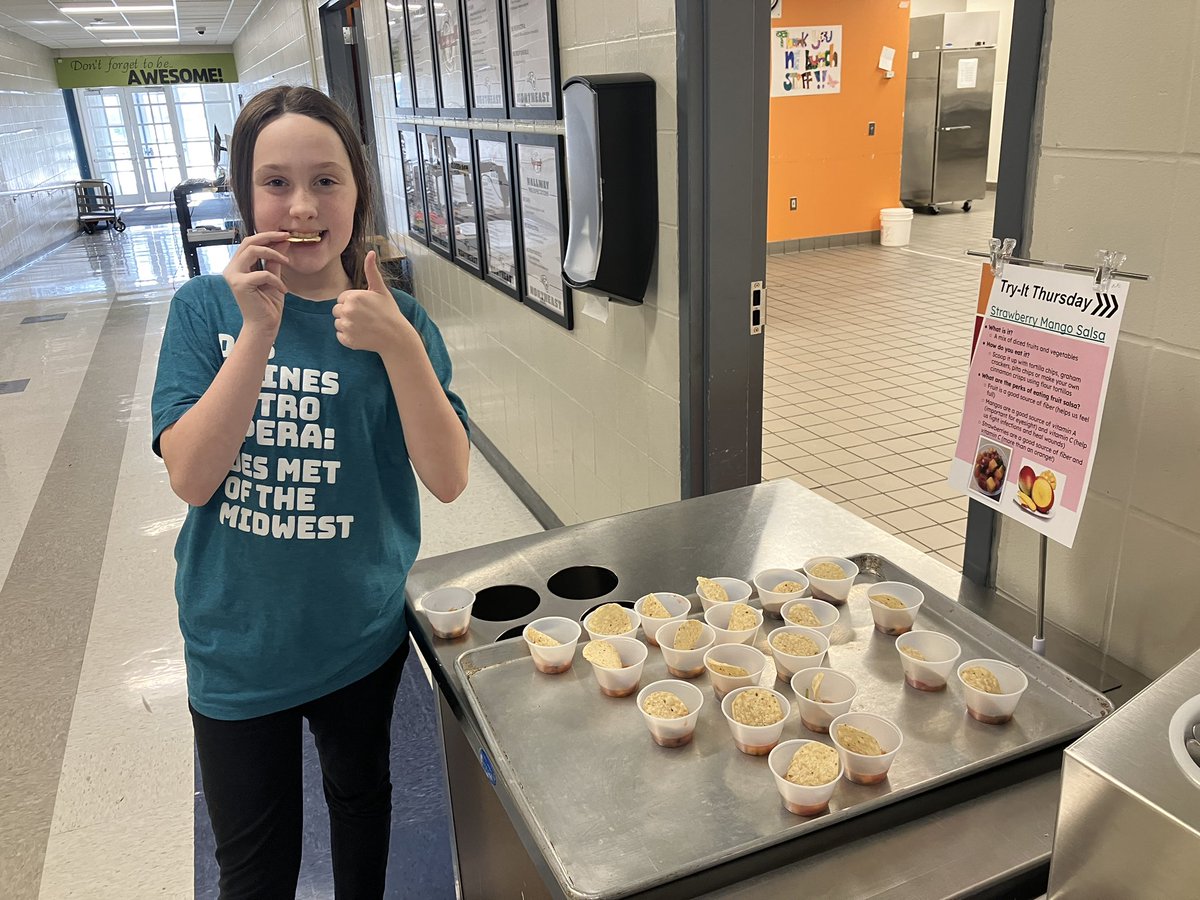 Thumbs up for Strawberry Mango Salsa! Thanks <a href="/AnkenyNutrition/">Ankeny Nutrition Services</a> for Try-It Thursday!