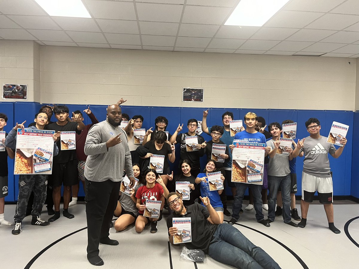 imthatguy1995's tweet photo. Chavez Wrestling Team 
🤼 This team is special and dedicated to be great. It’s going to be a special season this year. 
Can’t wait.

👀👀👀Keep watching we coming. 

@ChavezHS_HISD @LoboWrestlers 
@CoachBlakeClark -Strength &amp; Condition Coach  
 @08Rosier -Head Girls Coach https://t.co/wMFAVjXlZN