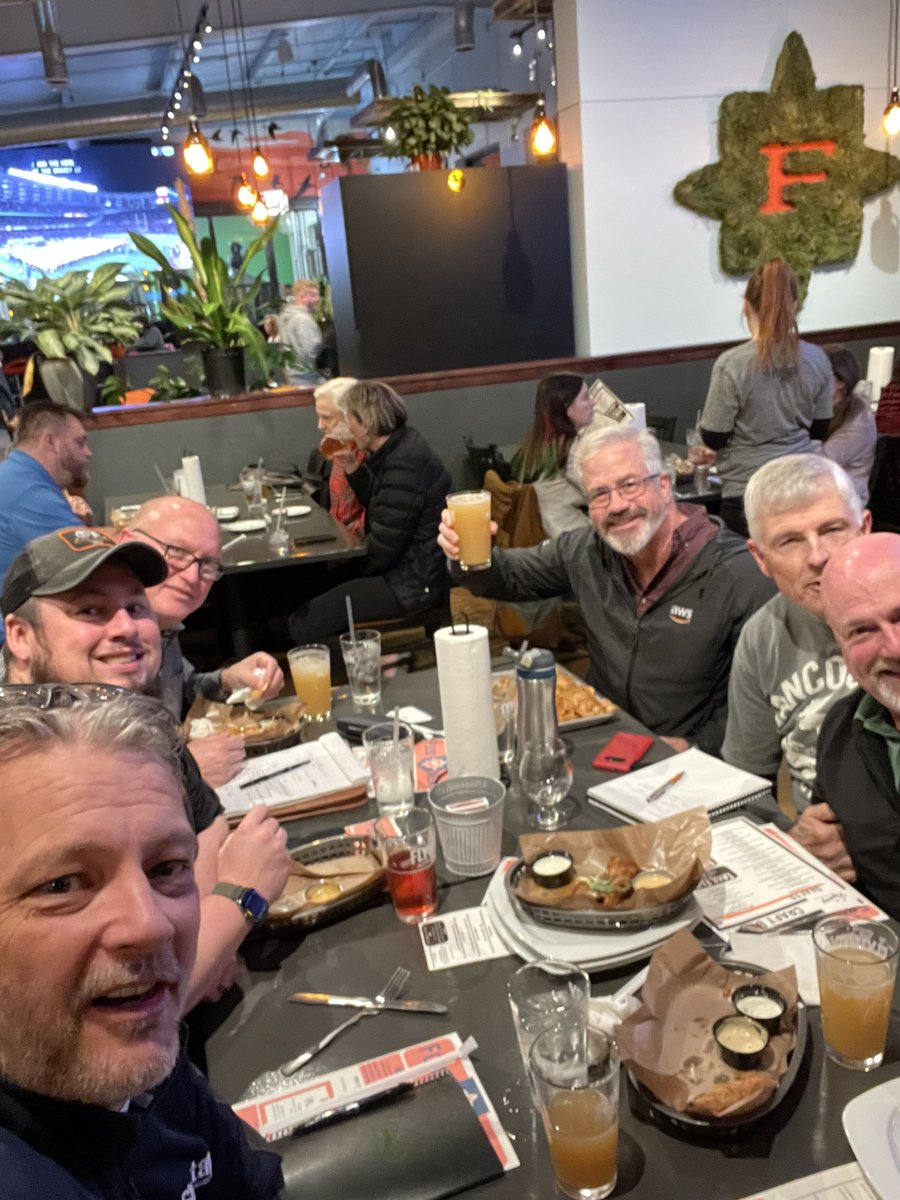 FLOPSClub tweet picture