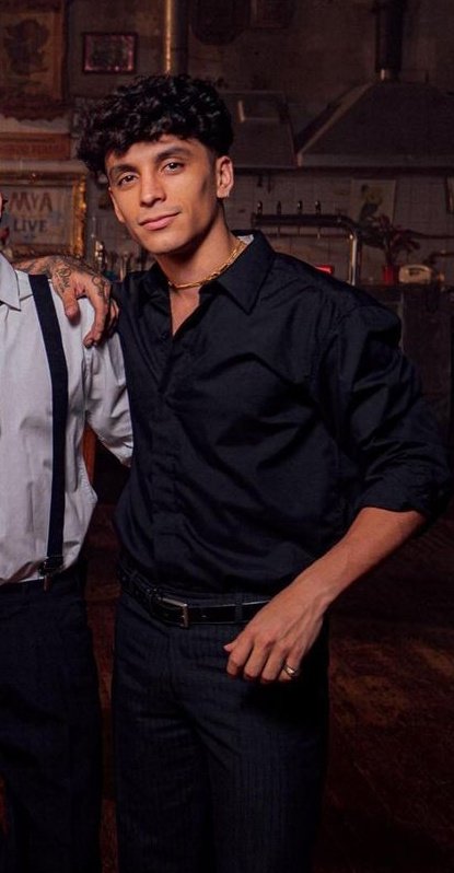 Que alguien le diga a <a href="/NicoValdi_/">el michi</a> que use más seguido camisa porque le queda 😍
