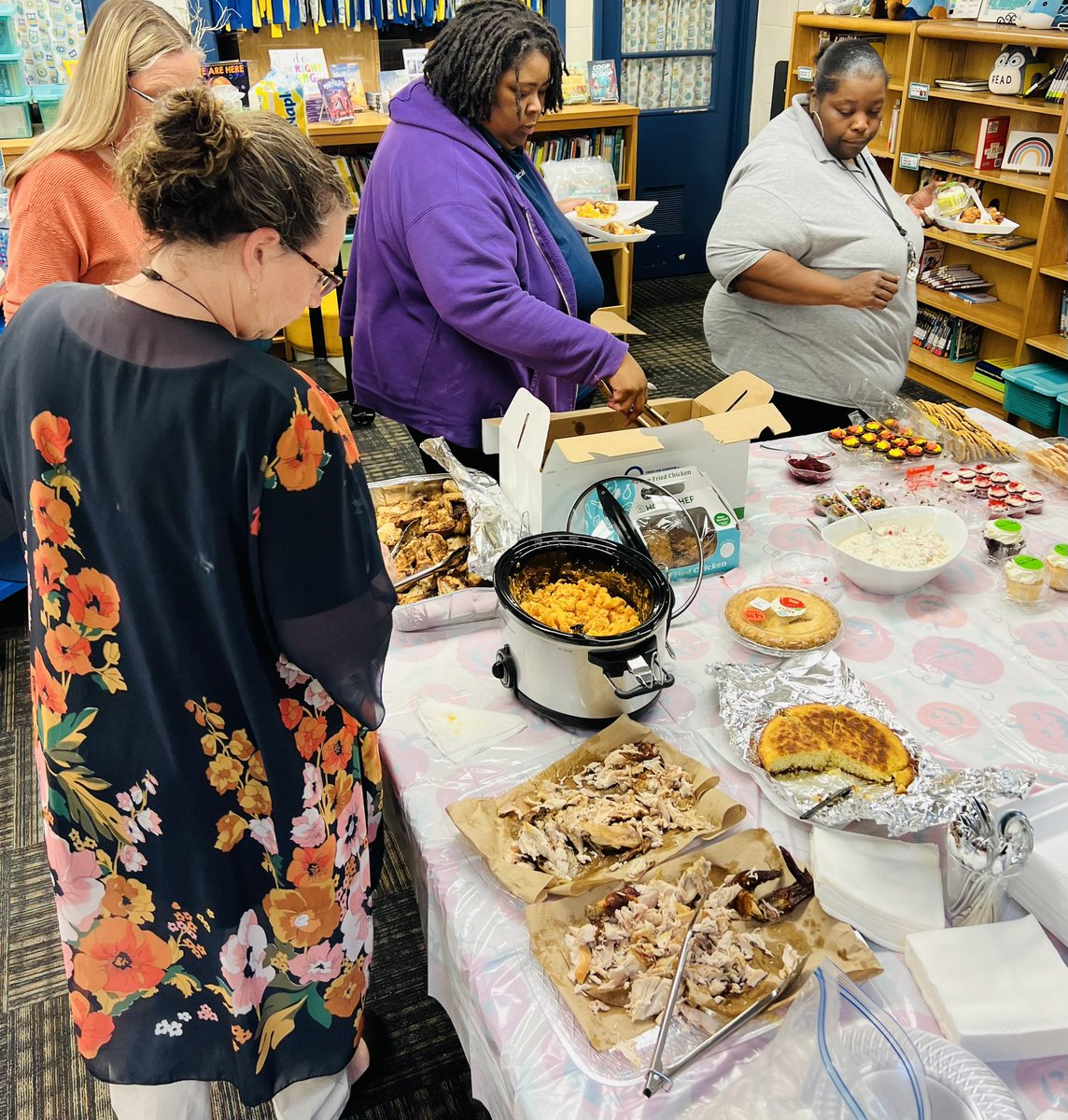 gscsCollier's tweet photo. We had an extraORRdinary time at our faculty game night. ♟️♠️🎮#TEAMAviators @GriffinSpalding  @OrrsElementary @KimMitchell96 #GSCSpbis https://t.co/SuwhUOoB9l
