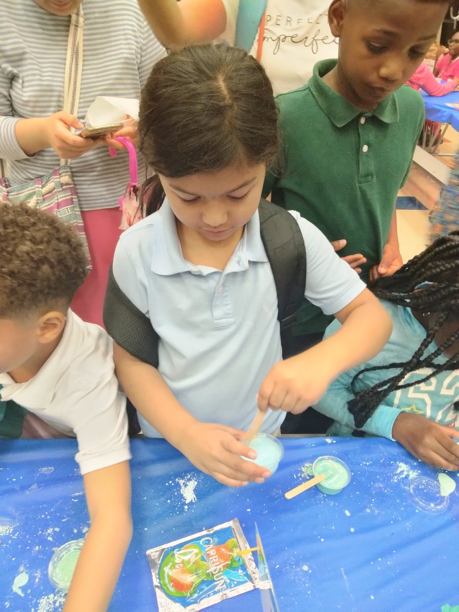 Señora Sanchez tweet media