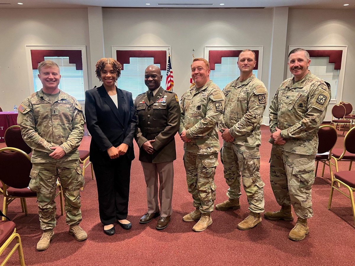 AamuRotc's tweet image. Action shots from the 18th Annual Alabama A&M University Veterans Day Program.
More Info on our FB and IG!
#6thbrigadearmyrotc #cadetcommand #armyrotc #GoBulldogs #serviceissoverignty #rotc #bulldogbn #aamu #aamurotc