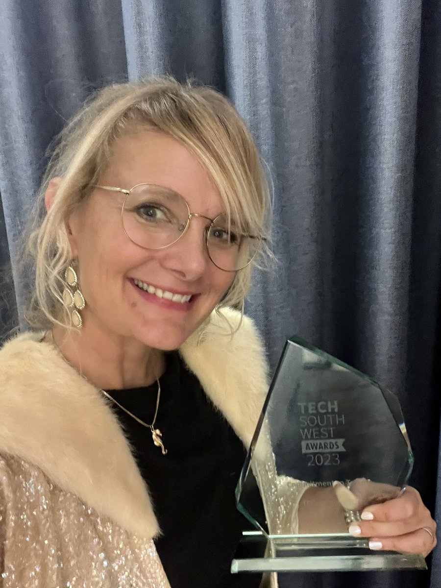 Thrilled to win the Commitment To Talent Award for our @TECgirls digitalUPLIFT program. Jacket was my Nana’s who in the 50’s was refused a job because she was a married women. I think she’d be proud of the doors we are opening. #Legacy #TSWAwards #WomenInSTEM