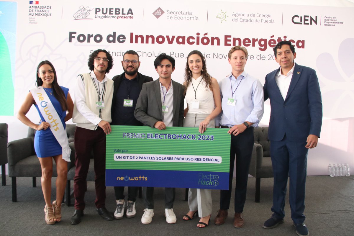 CGCADGobPue's tweet photo. 📢 La @EnergiaPuebla informa:
El gobierno presente de @SergioSalomonC apuesta por el talento humano y las juventudes poblanas, por ello, mediante la @EconomiaGobPue y la Agencia de Energía dio a conocer que los equipos ganadores de "#ElectroHack2023", pertenecientes a la @BUAPoficial y @udlap, obtuvieron estadías en EEUU y Canadá.
📰📷https://t.co/8Naj1ZnhIi