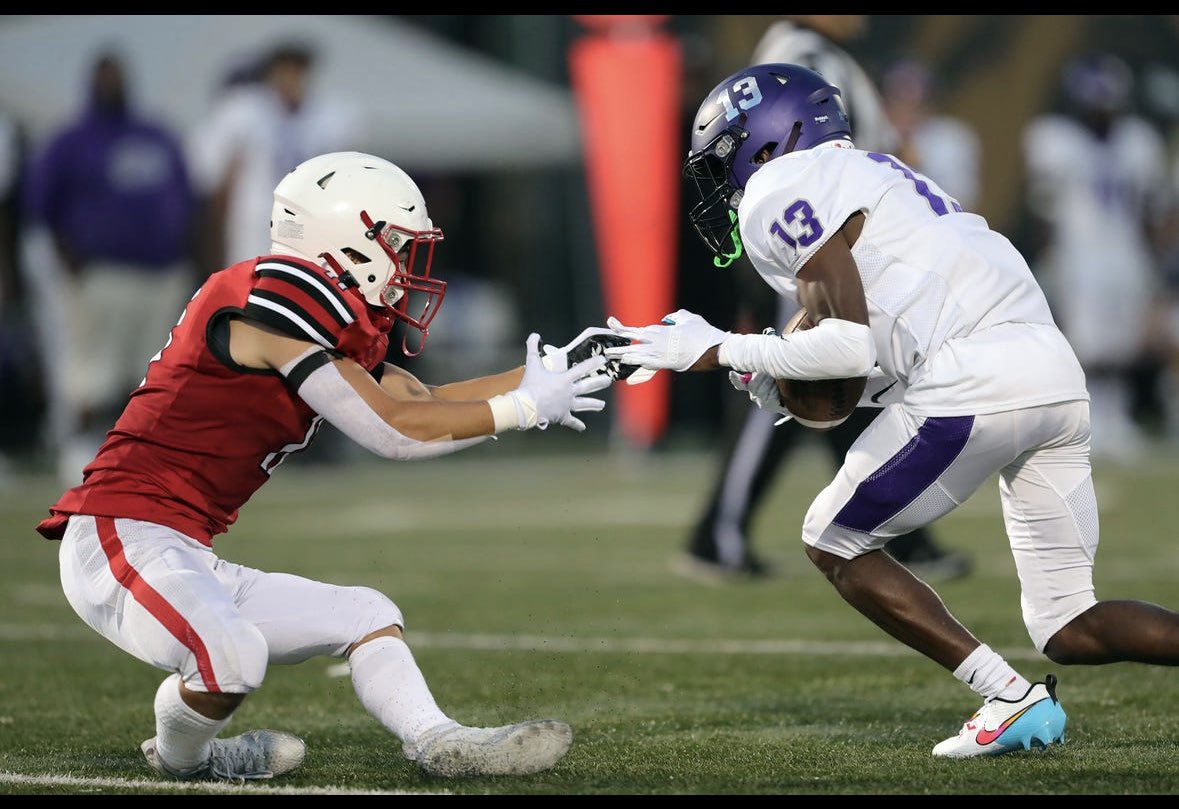 So eager to get back on the field &amp; play the game that I love so much. All I need is a chance! Full scholarship or PWO doesn't matter to me I just love the game i’m interested in any college interested in me!🙏🏽
Defensive Back/ATH
3.3 GPA
5’9 150
4.5 - 40
- hudl.com/v/2MAVY1