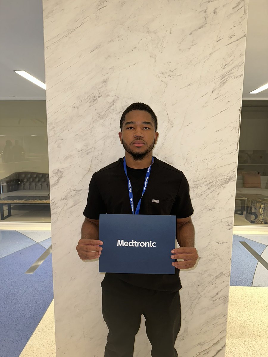 ShaneMoore514's tweet photo. Graduated from Advanced Surgical training at Medtronic today 🤩 glad to finally be done after a very strenuous 10 long weeks 🙏🏾 https://t.co/FhPO2XuLSq