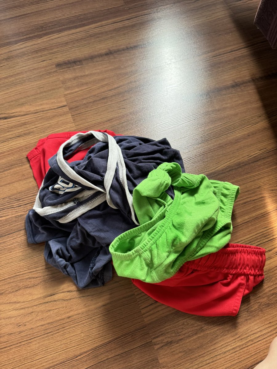 kevckw's tweet photo. After gym all wet wet… and smelly? https://t.co/clUsAWhY6a