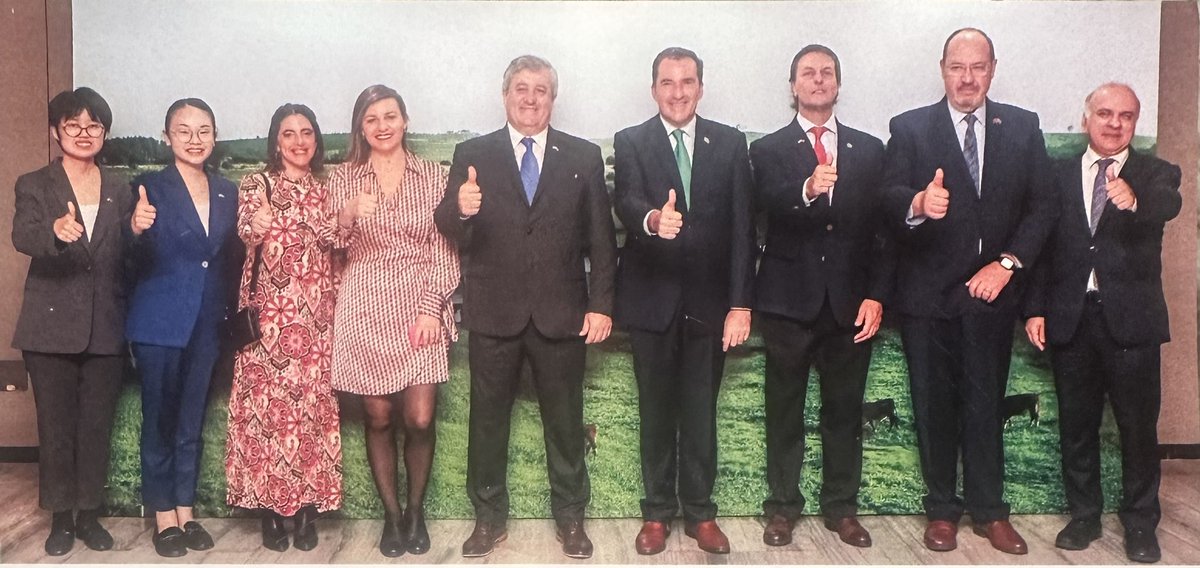 Culminando actividades en Shanghai 🇨🇳junto a <a href="/INAC_Uruguay/">INAC Uruguay</a>. Es determinante seguir posicionando nuestras carnes 🇺🇾 en el mundo 🌍 <a href="/FerLUGRIS/">Fernando LUGRIS</a> <a href="/DanieldeMattos3/">Daniel de Mattos</a> <a href="/ferber/">ferber</a>