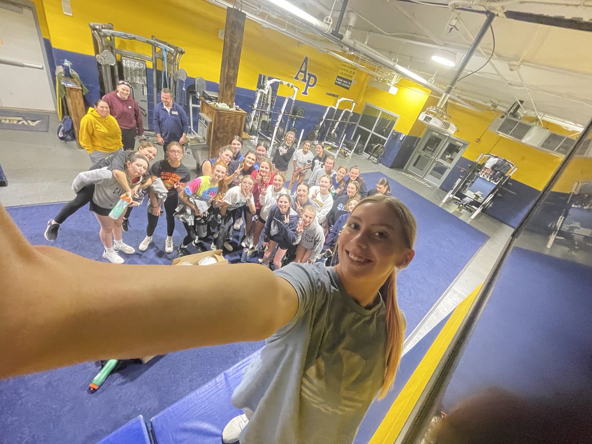 First official lift workout in the books <a href="/AP_Athletics/">Averill Park Golden Knights</a>  Let’s go!! 🥎🥎🥎