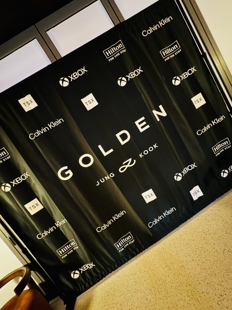Jeff__Benjamin's tweet photo. #GOLDEN afterparty. Cheers to Jung Kook! https://t.co/aIcvhHVLnG