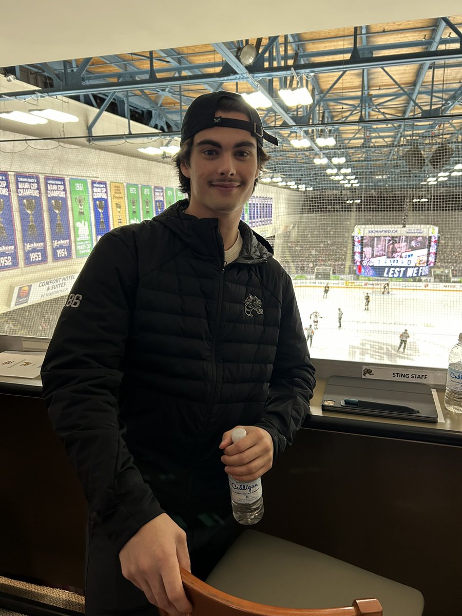 StingHockey's tweet photo. #86 in the building 🙌 https://t.co/BDEnPXikUd