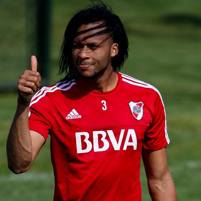 ElGallardismo's tweet photo. "Lo mejor que me ha pasado en mi carrera es vestir la camiseta de #River"
"Miro todos los partidos, soy un hincha mas".
💬 Arturo Mina en #MundoRiver https://t.co/64cdFbFCMR