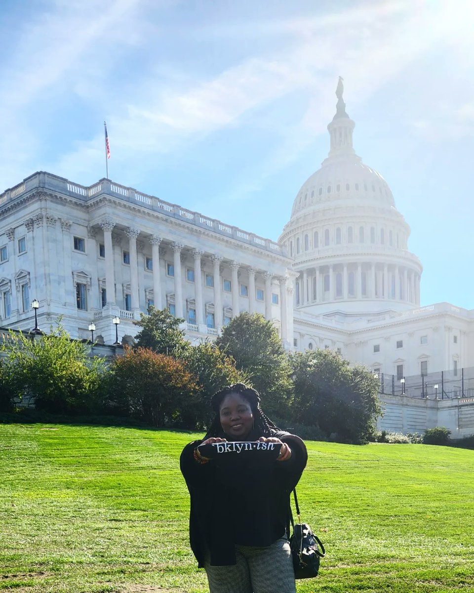 Michelle C. of YES I AM CLOTHING tweet media