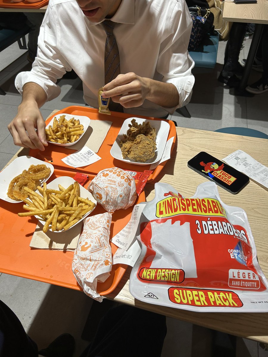 tucoclassic's tweet photo. Bon appétit…. #Tucoclassic https://t.co/kuhGh7RQ3Y