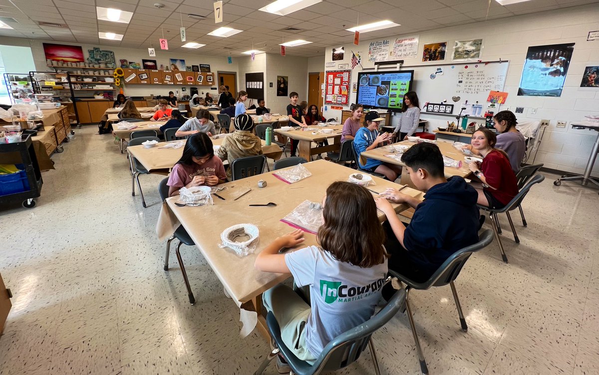 mrsthiele's tweet photo. 6th graders are enjoying learning about clay! @BAM_MS_Official #pottery #arted #handbuilding #potterywheel #artclass #ceramics #artlessons #middleschoolart #lcps #artteacher #middleschoolartteacher #clay https://t.co/WU13BzeZaj