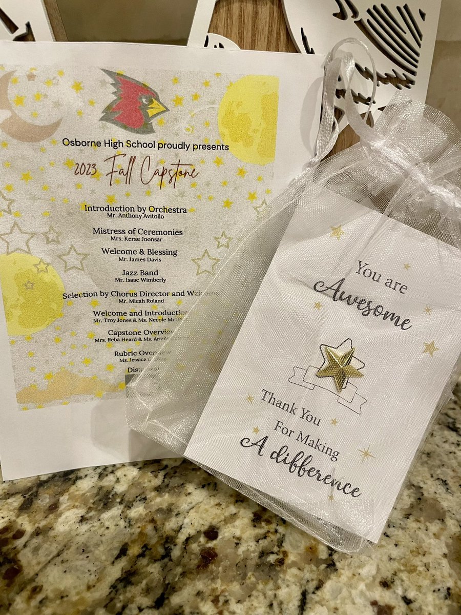 goglinc's tweet image. Honored to have our Executive Director, Melissa Gutiérrez, judge Osborne High School's Fall 2023 Capstone Projects. Impressed by students' professionalism and passion. Thanks to the school for this opportunity. Proud of these future leaders! #OsborneHighSchool #CapstoneProjects