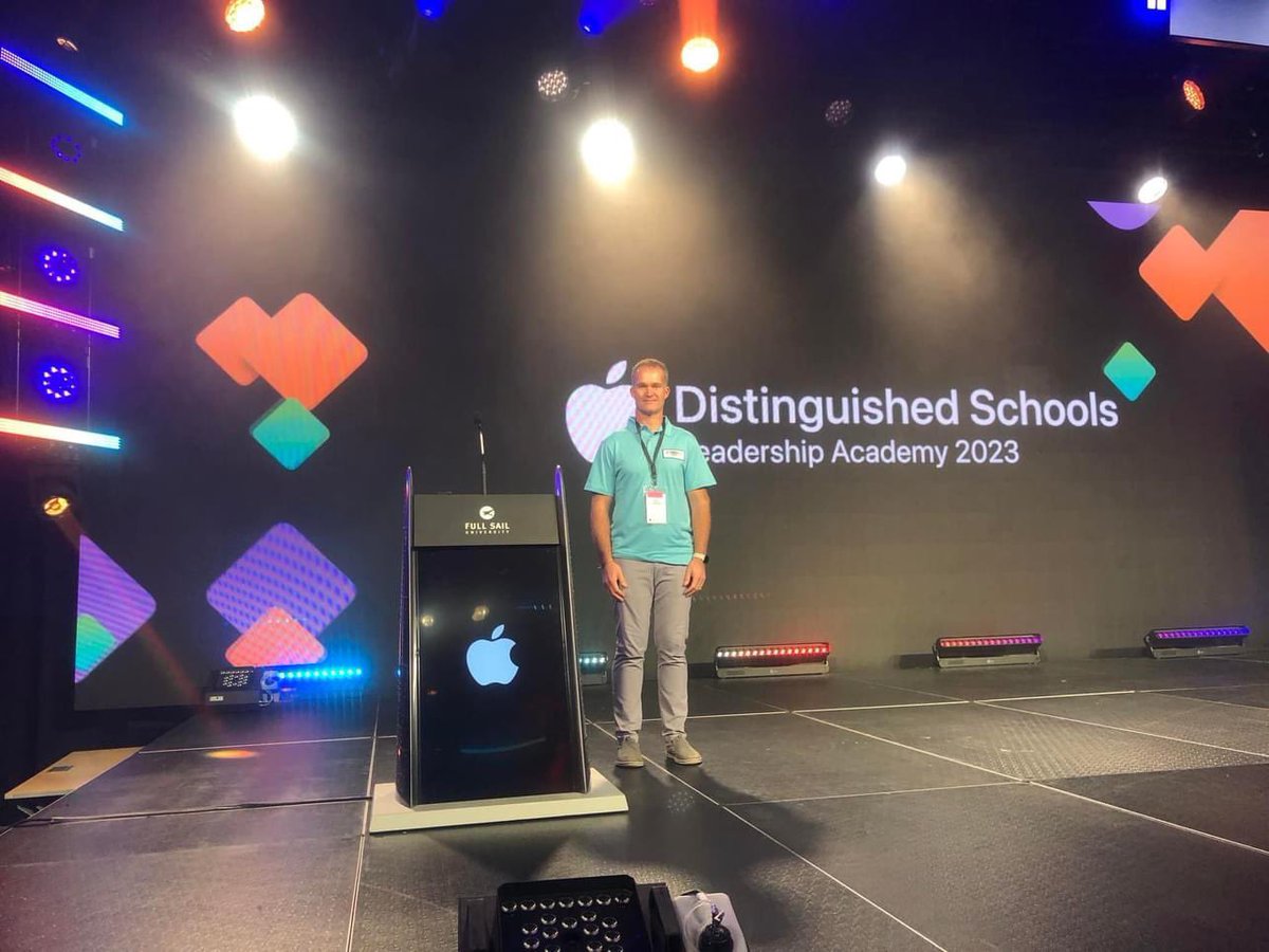Our fabulous STEAM team was invited to share a showcase presentation in Florida at the Apple Distinguished Schools Global Leadership Summit. We are proud to have them represent West Ferris and the Near North DSB and all of the great things our students and staff do with Outreach!