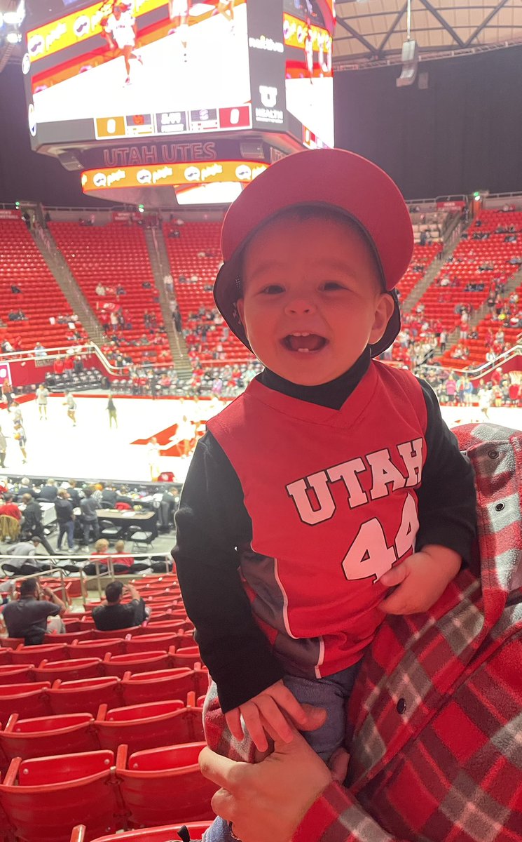 ZParry87's tweet photo. Go Utes!!! #LetsGo #UtahGameDay @UTAHWBB @utahathletics https://t.co/ix8v30turv