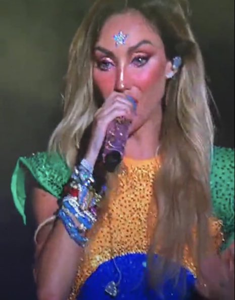 “eu voltei pra minha casa, pra minha casa!” - anahi 💚💛💙