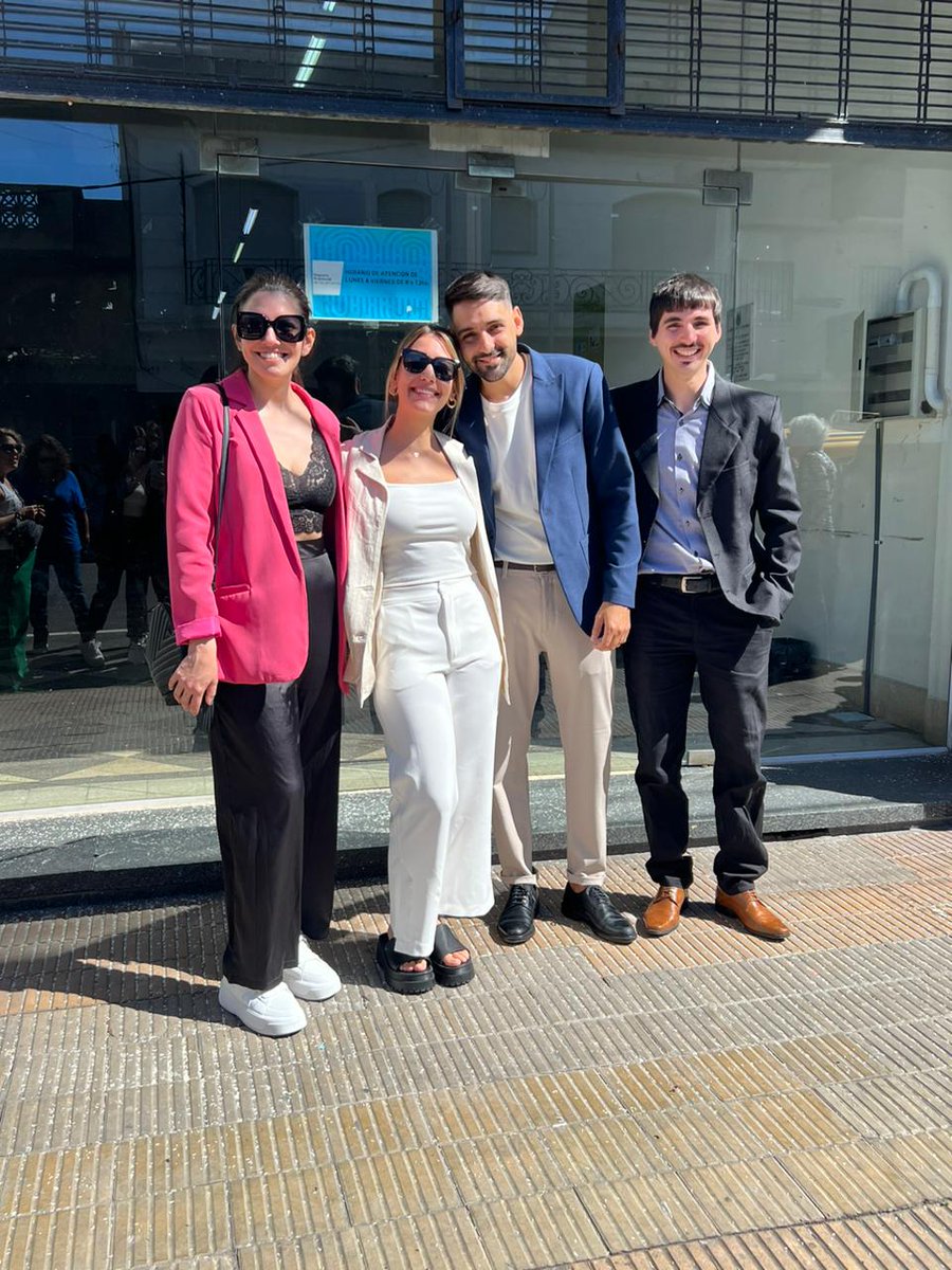 Anttodi's tweet photo. Mí amiga se casó hoy, tuve el enorme placer de ser elegida como testigo. Gracias por está amistad, gracias por compartir la vida , tus pasos, tus logros. Sé feliz que tu felicidad es la mía!💛 https://t.co/iTIi2LdRuw