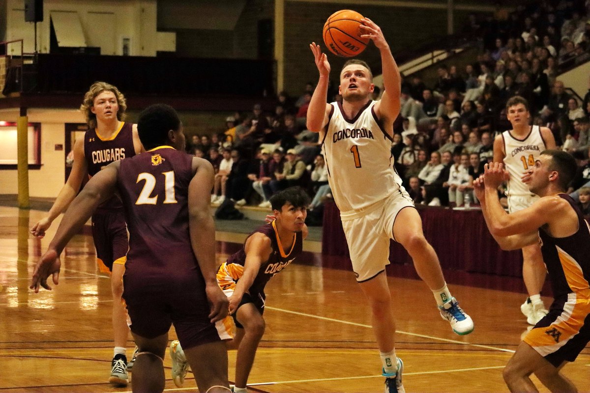 WahpetonWanek's tweet photo. Covered some @CobberHoops featuring former Wahpeton, Breckenridge and Fergus Falls talents. As always, great atmosphere at the Concordia Fieldhouse.

https://t.co/QG3JCP6AYt https://t.co/kqRE6EcKjN