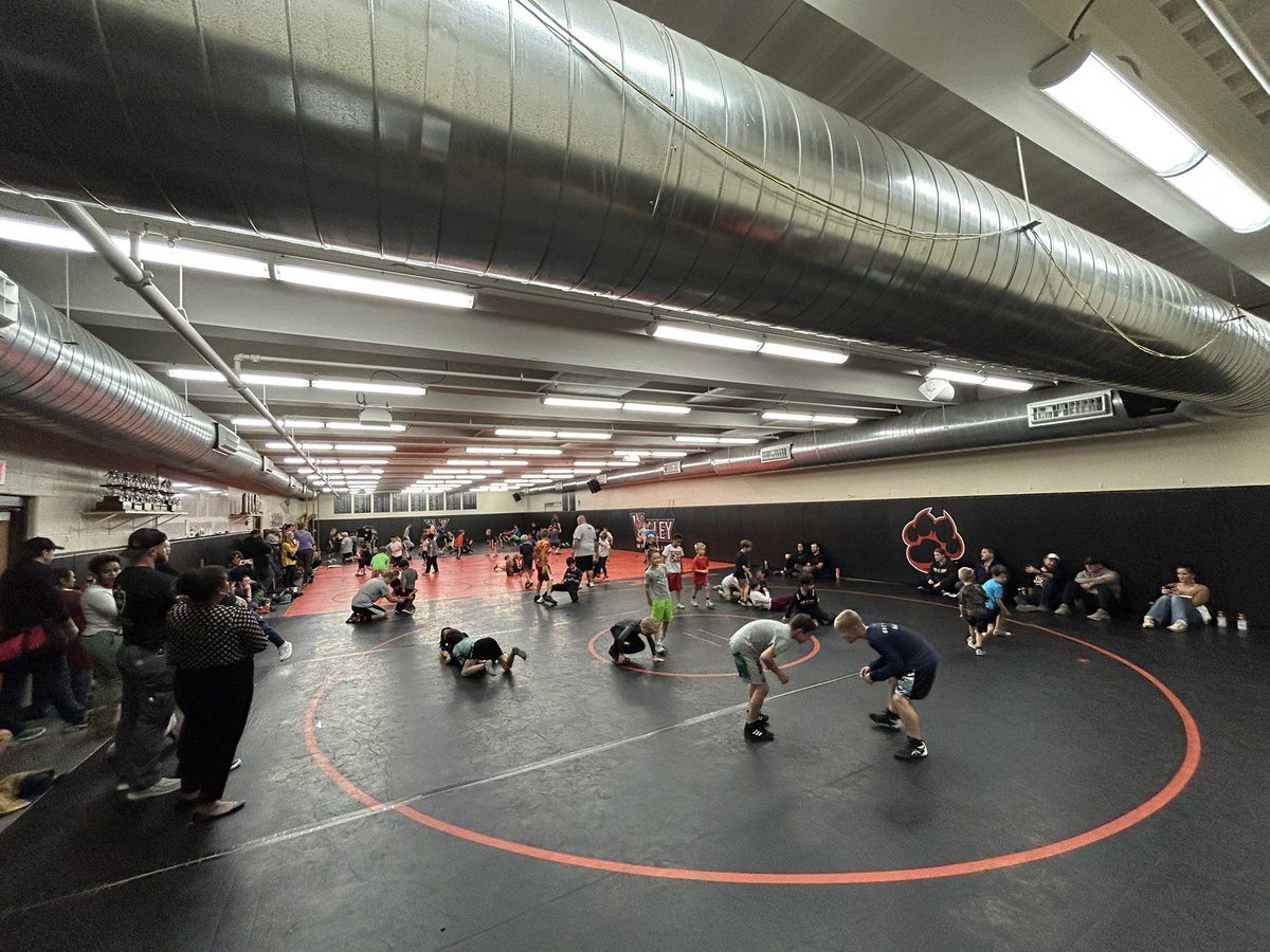 First night of WDMWC youth practice, had over 90 wrestlers in the room tonight!
Excited for the season! #RollTigers