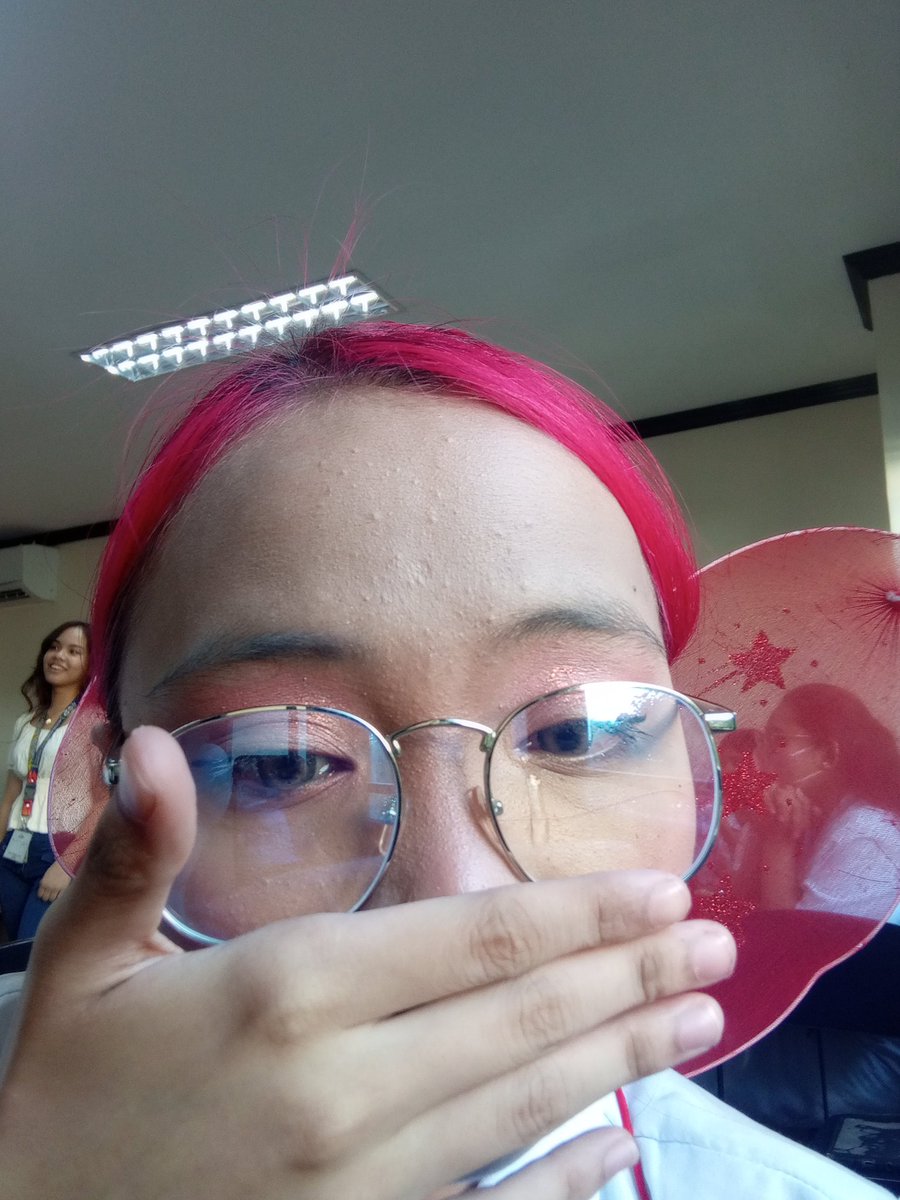 TH38SVT's tweet image. MAAWA NAMAN KAU FLEECE MAY NALAMAN NA NGA UNG TAO