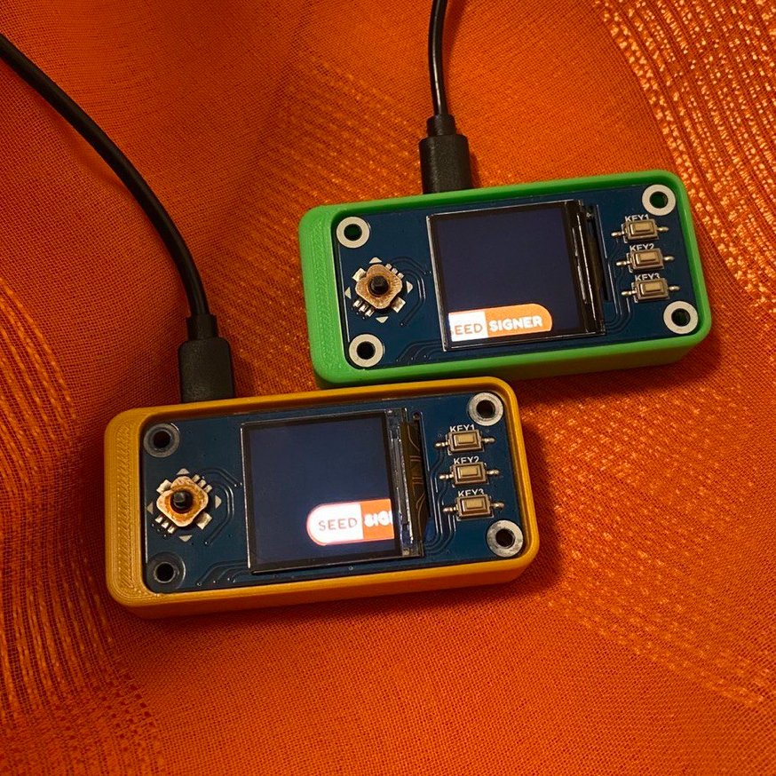 Nuovamente disponibili i SeedSigner su satsmobi.com/product/seedsi…

Tra i migliori hardware wallet sul mercato
<a href="/massmux/">Max Musumeci</a> <a href="/MrBitsLN/">Mr. Bits LN</a>