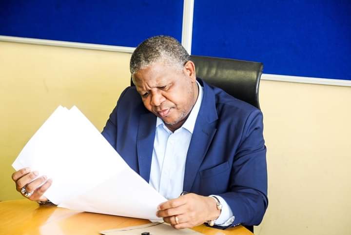 The Secretary General of the ANC, #FikileMbalula opened a crimen injuria case against Mthunzi Mdwaba at the Sandton Police Station.

'9 November 2023, I have exercised my constitutional right to human dignity and opened a crimen injuria case against #MthunziMdwaba at the Sandton.