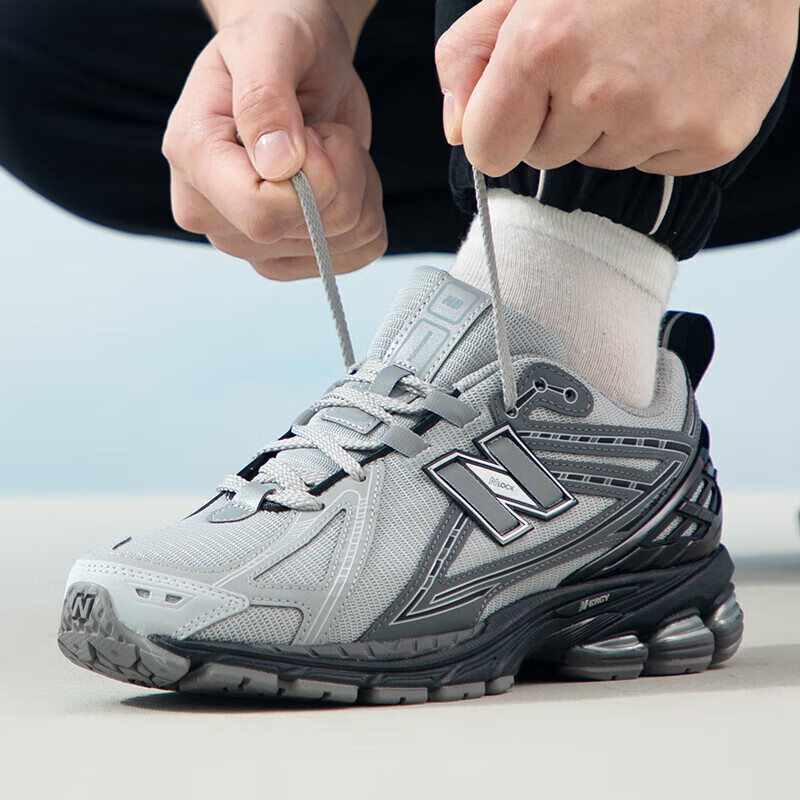 国内 11/17 発売】 New Balance M1906 RHA “Grey/Black