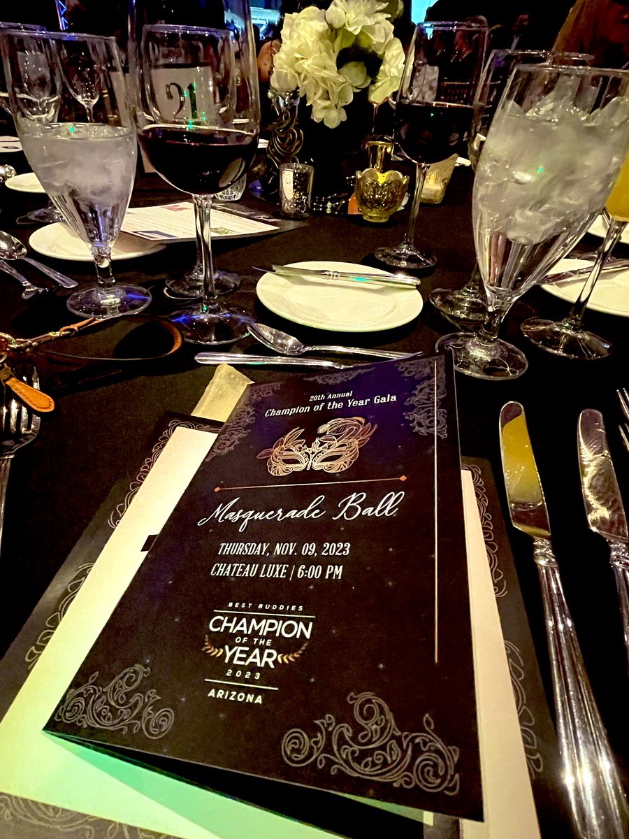 I know it’s not Halloween Mr uber driver. Take me to <a href="/BestBuddiesAZ/">Best Buddies Arizona</a> masquerade party, please. #bestbuddiesaz