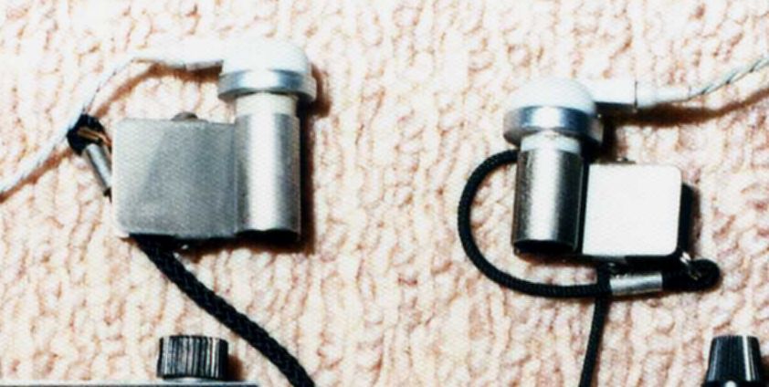 警察ちょっとメモ・・・イヤホンクリップ・・・その昔、受令機が指令の