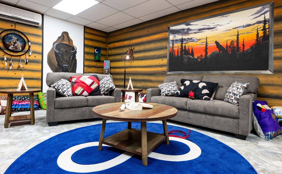 NorthlandsColg's tweet image. Exciting News! 

Northlands College unveiled its Culture Centre at the Creighton Campus. A celebration of Northern Saskatchewan's rich heritage, guided by our Indigenous values and teachings.

#culture #culturecenter #indigenousvalues #findyournorth