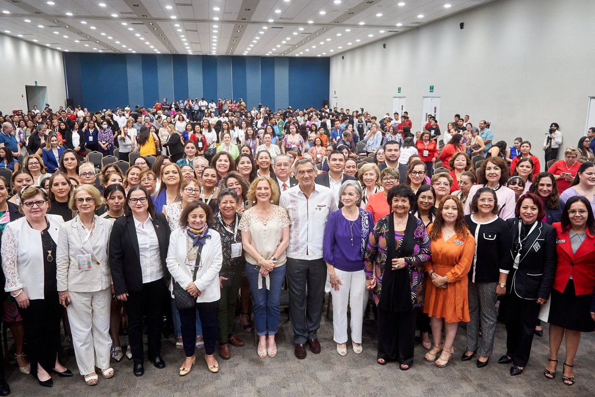 OfeliaAngulo_'s tweet image. Hoy asistimos a la inauguración del V Congreso de Investigadoras del SNI y de Iberoamérica (@investigadoras_), en la @UAT_mx.

Fue un honor coincidir con @BeatrizGMuller, el gobernador del estado, @Dr_AVillarreal, su esposa María, la rectora de la @BUAPoficial, @LiliaCedillo_