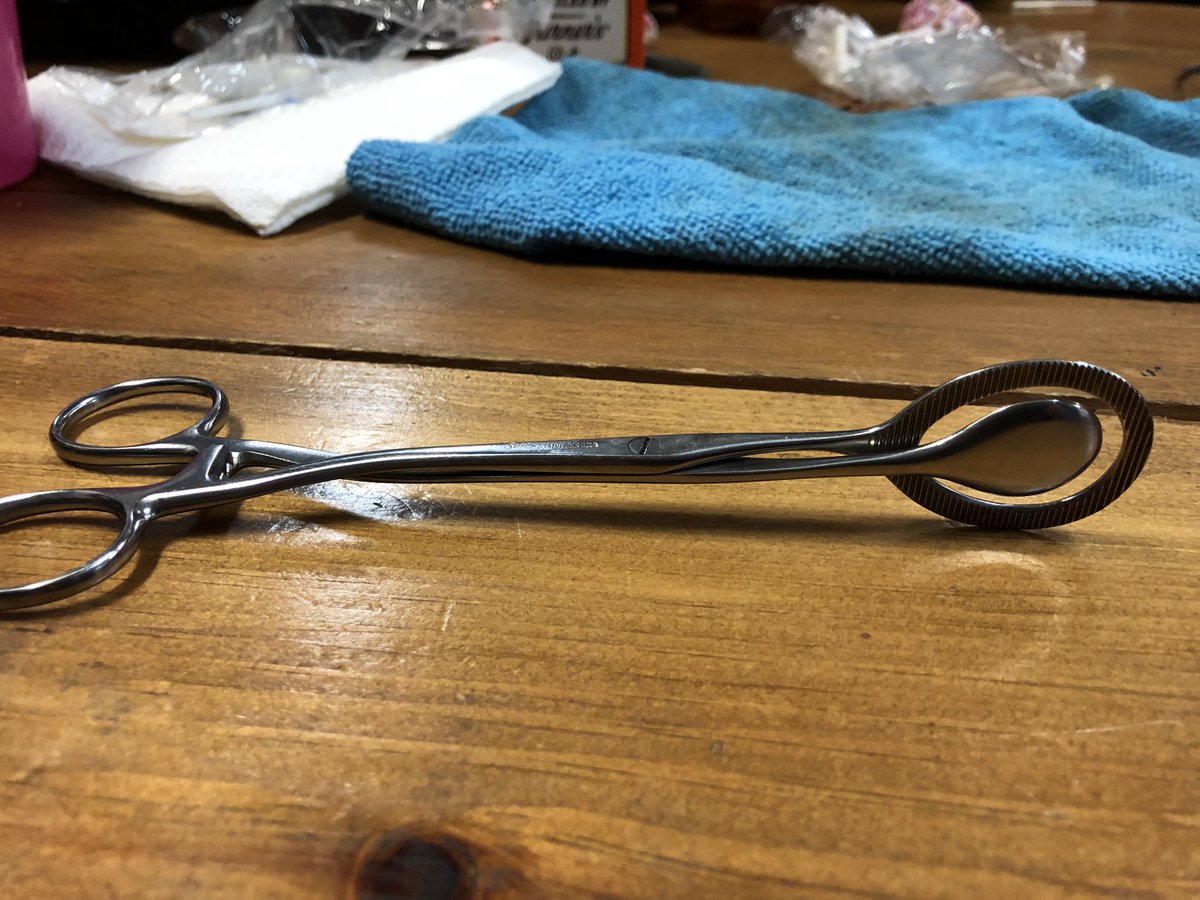 Anybody know what this clamp is? #MedTwitter <a href="/rbarbosa91/">Ron Barbosa MD FACS</a>