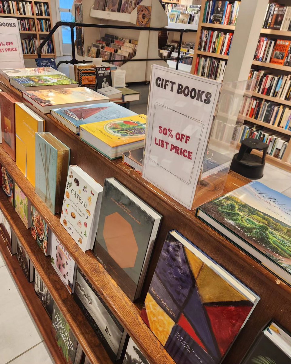 nextchapterli's tweet image. We are getting ready for the holiday season!