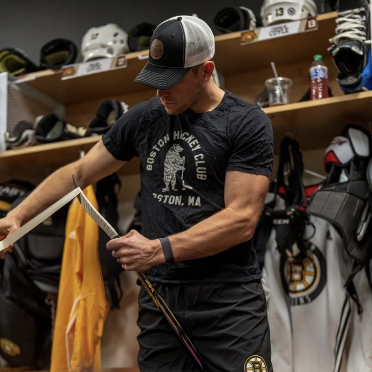 marinakmaher's tweet image. Charlie Coyle hatty = 3 lucky winners get a #BostonHockeyClub tee

RT for your chance to win or get yours here: store.barstoolsports.com/products/bosto…