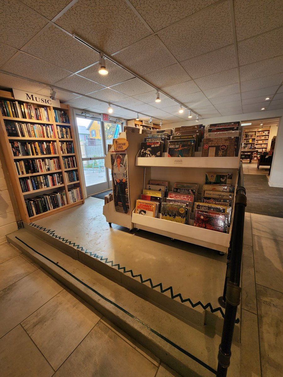 nextchapterli's tweet image. A small update since I guess I haven't updated Twitter. Welp, we've been open almost a year now :)